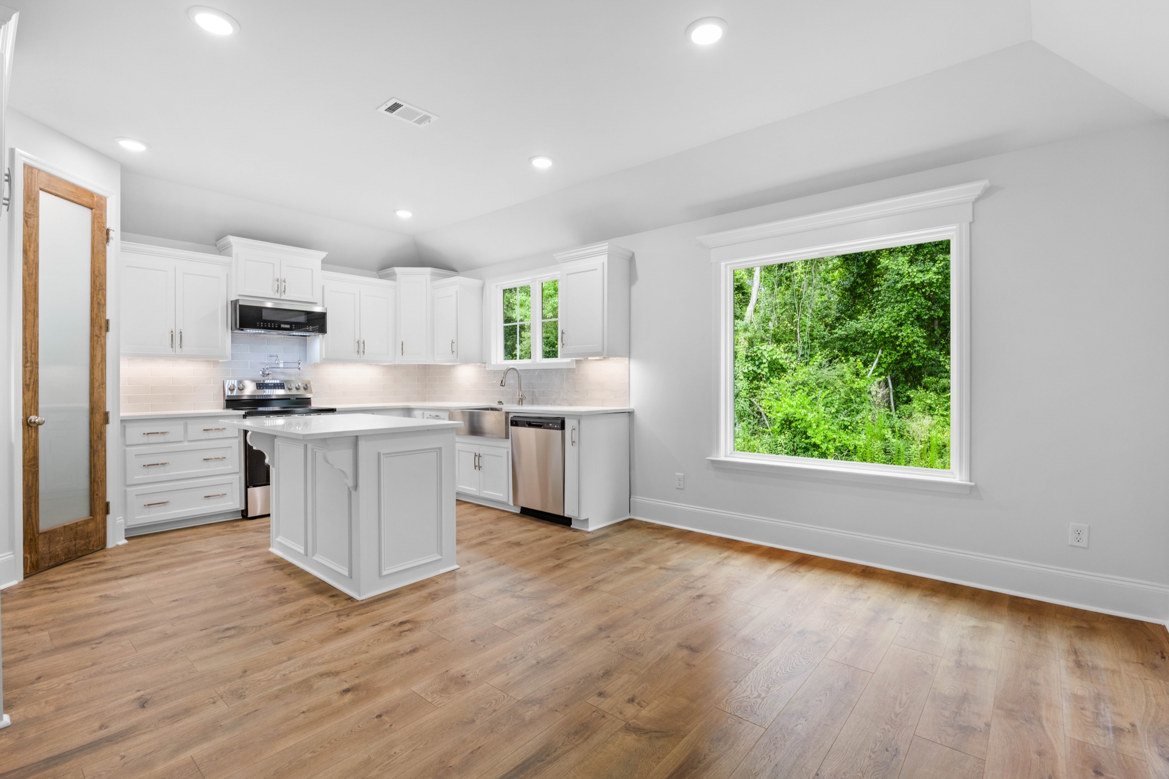 Open Kitchen photographed by Aaron David